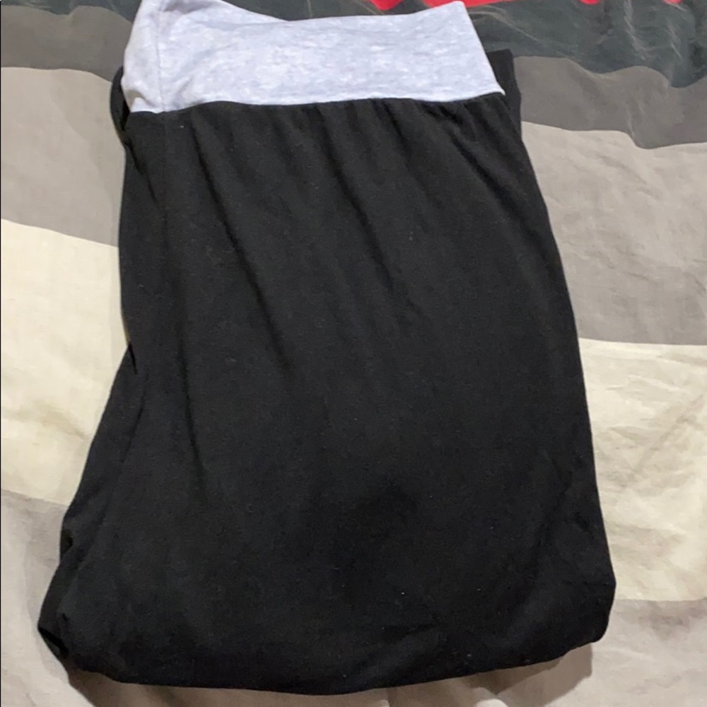 Black yoga pants
